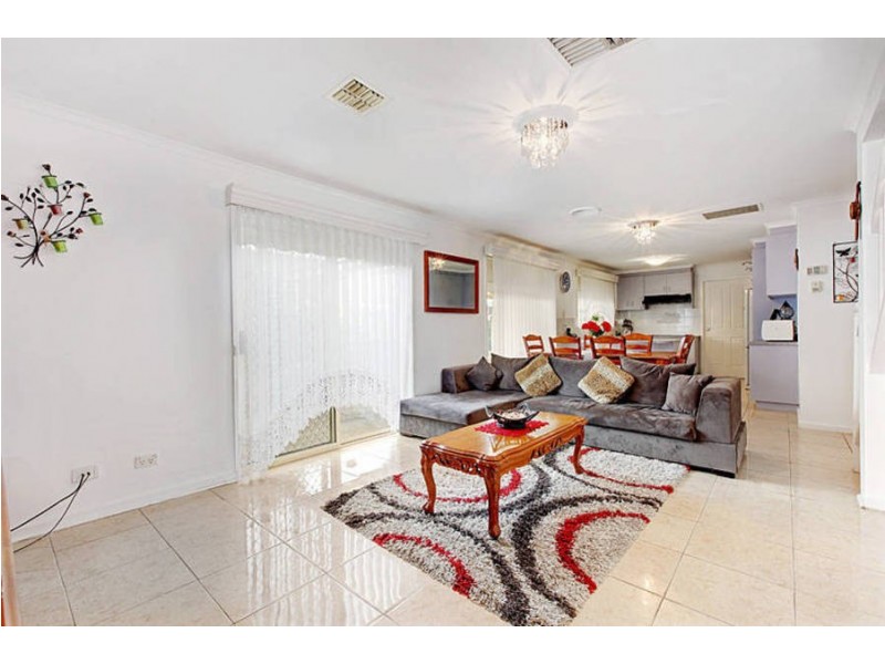 24 Rearden Crescent, Roxburgh Park VIC 3064