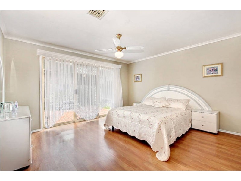 24 Rearden Crescent, Roxburgh Park VIC 3064