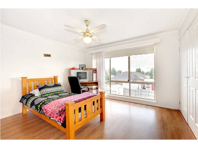 24 Rearden Crescent, Roxburgh Park VIC 3064