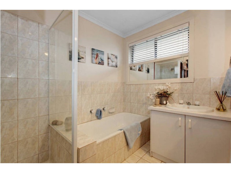 44 Eucalyptus Place, Meadow Heights VIC 3048