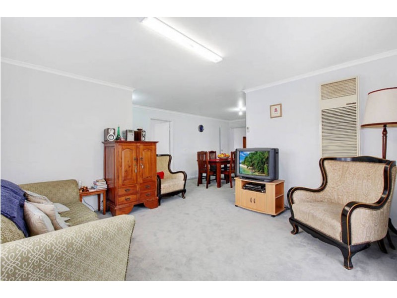 2/8 Yaralla Crescent, Meadow Heights VIC 3048