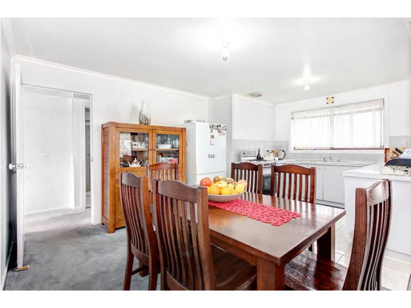 2/8 Yaralla Crescent, Meadow Heights VIC 3048