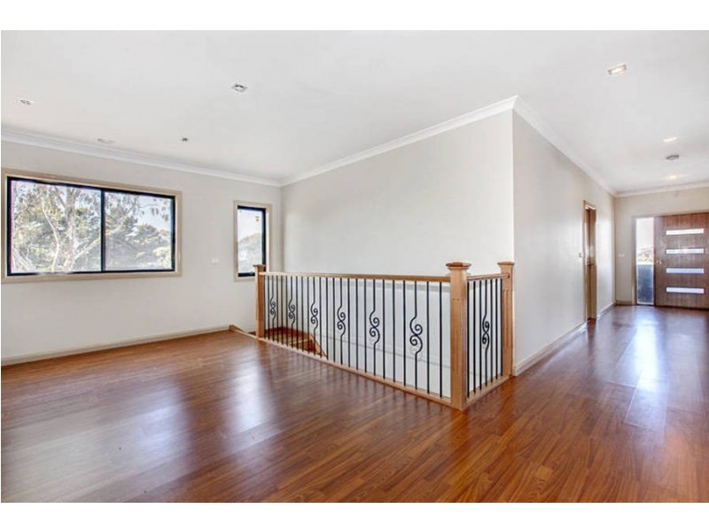 3 Jirrahlinga Terrace, Craigieburn VIC 3064