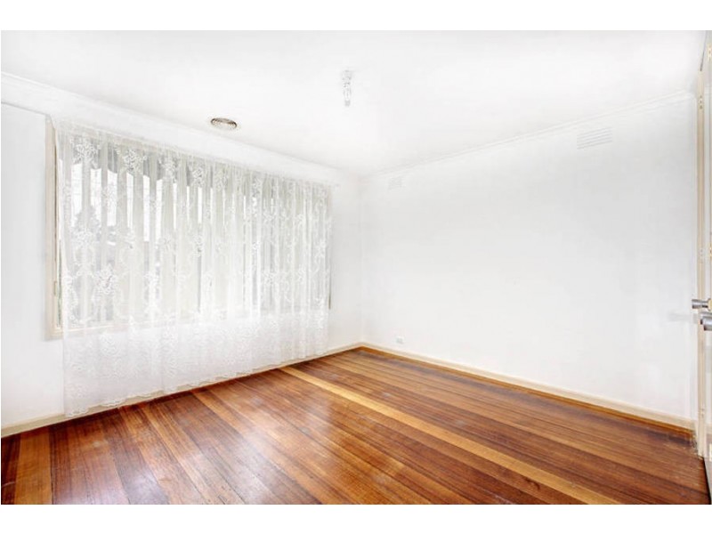 6 Yinnar Street, Dallas VIC 3047