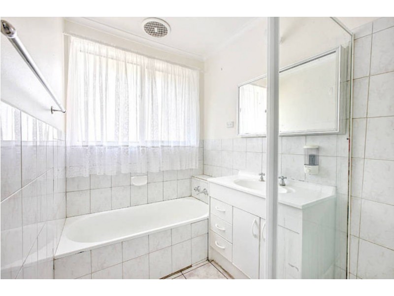 6 Yinnar Street, Dallas VIC 3047