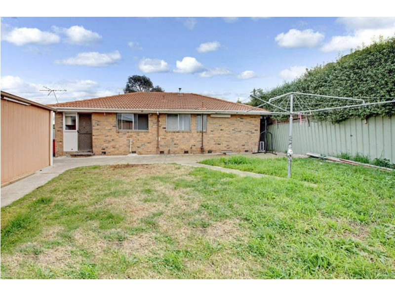 6 Yinnar Street, Dallas VIC 3047