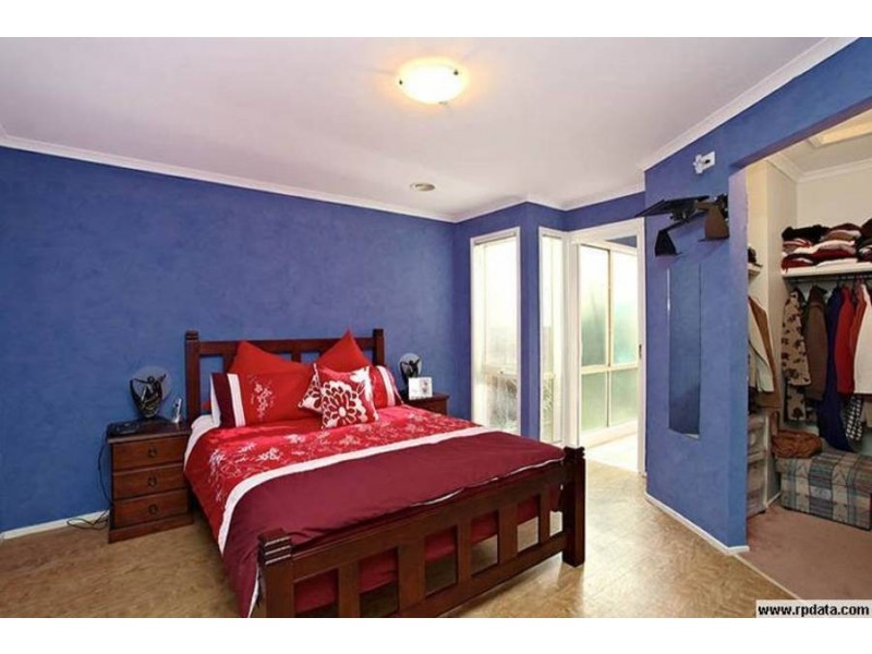 21 Baynton Crescent, Roxburgh Park VIC 3064