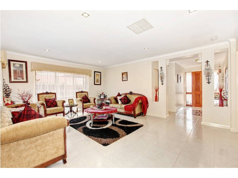 8 Abelia Court, Meadow Heights VIC 3048