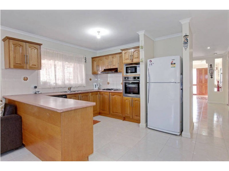 8 Abelia Court, Meadow Heights VIC 3048