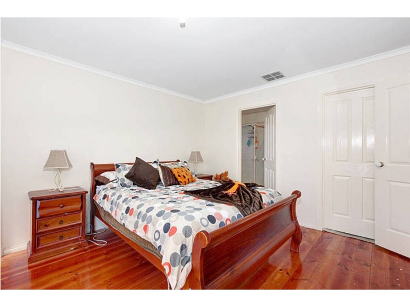 8 Abelia Court, Meadow Heights VIC 3048