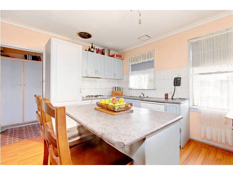 27 Bushfield Crescent, Coolaroo VIC 3048