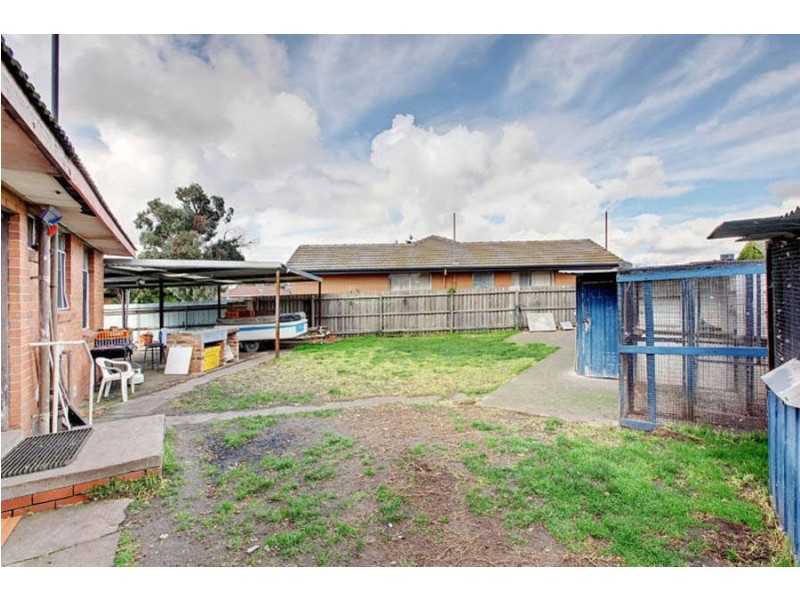 27 Bushfield Crescent, Coolaroo VIC 3048