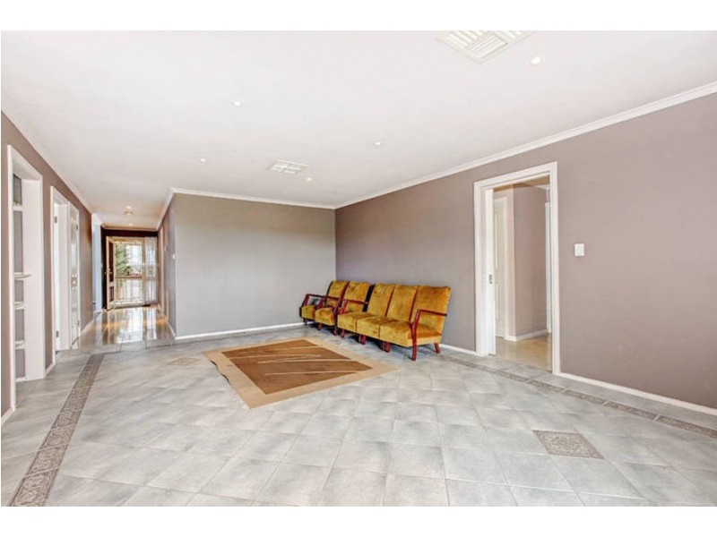 28 Banksia Place, Meadow Heights VIC 3048