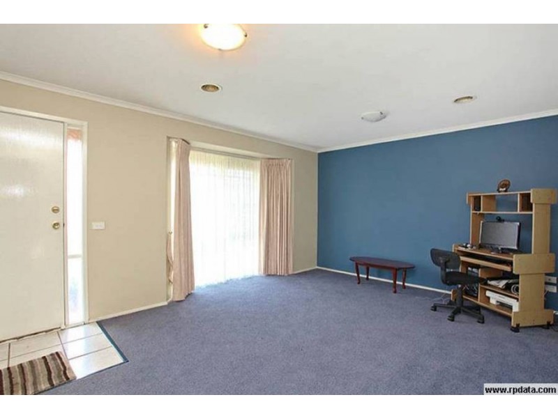 21 Baynton Crescent, Roxburgh Park VIC 3064