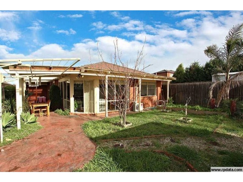 21 Baynton Crescent, Roxburgh Park VIC 3064