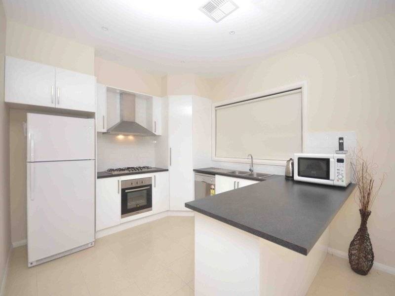 15 Clarendon Avenue, Craigieburn VIC 3064