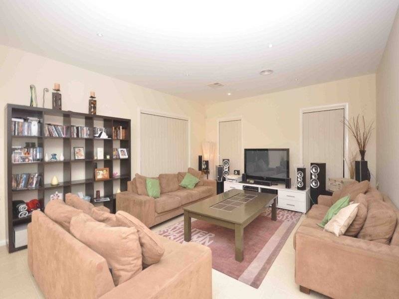 15 Clarendon Avenue, Craigieburn VIC 3064