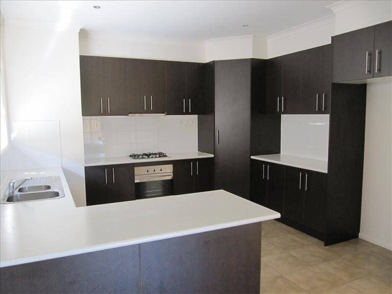 1/11 Dutton Court, Meadow Heights VIC 3048