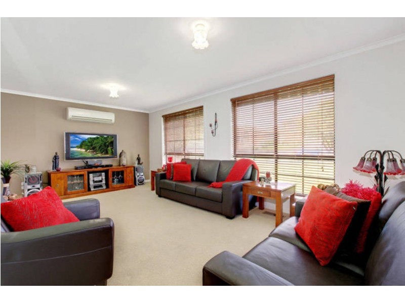 44 Eucalyptus Place, Meadow Heights VIC 3048