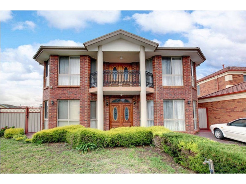 8 Hawker Avenue, Roxburgh Park VIC 3064