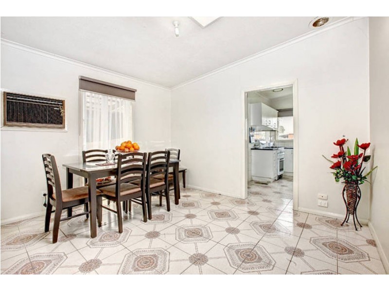 2 Hampden Street, Dallas VIC 3047