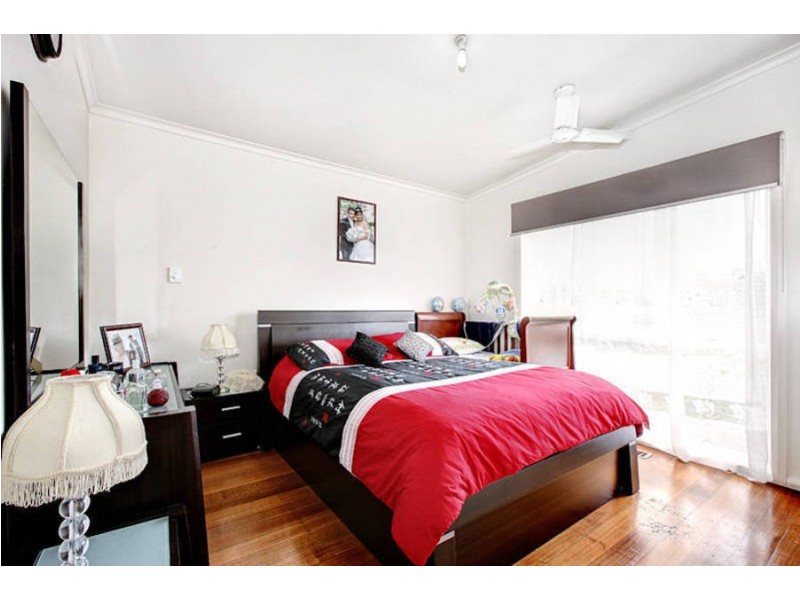 2 Hampden Street, Dallas VIC 3047