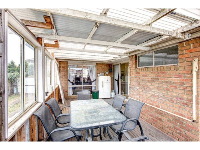 6 Wirilda Court, Meadow Heights VIC 3048