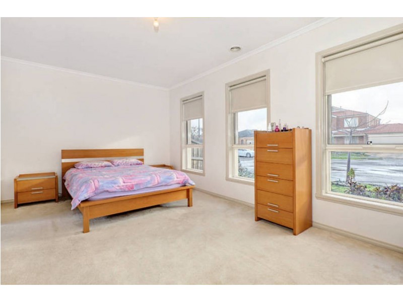 8 Mayfield Mews, Roxburgh Park VIC 3064