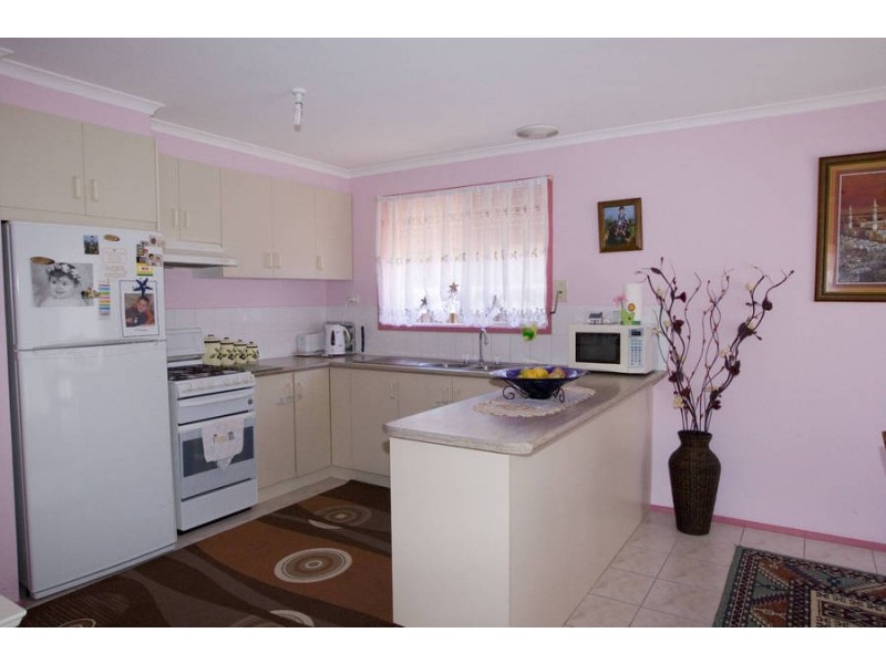 11 Lawry Place, Meadow Heights VIC 3048