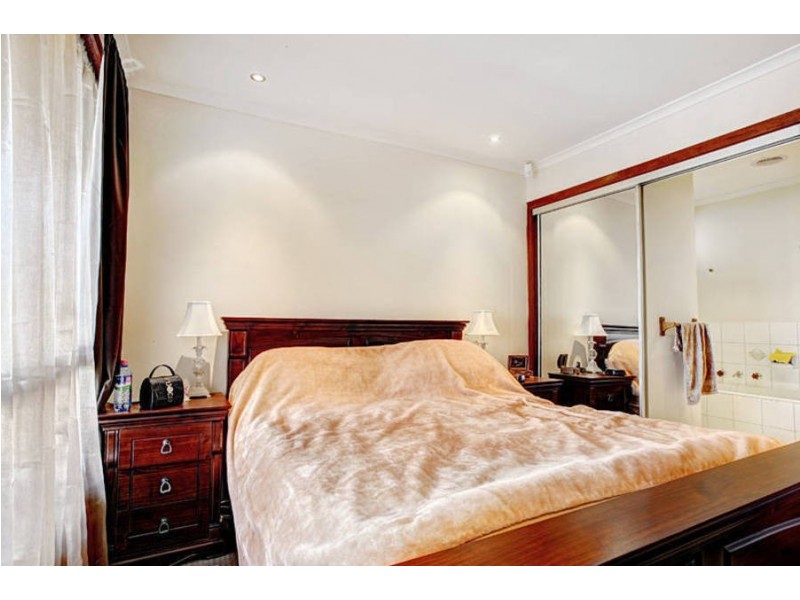 2/28  Mitchell Crescent, Meadow Heights VIC 3048