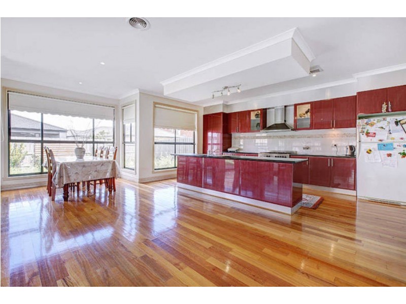 99 Hayfield Road, Roxburgh Park VIC 3064