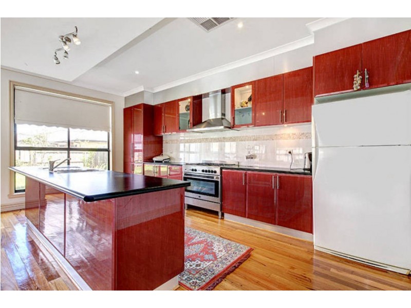 99 Hayfield Road, Roxburgh Park VIC 3064