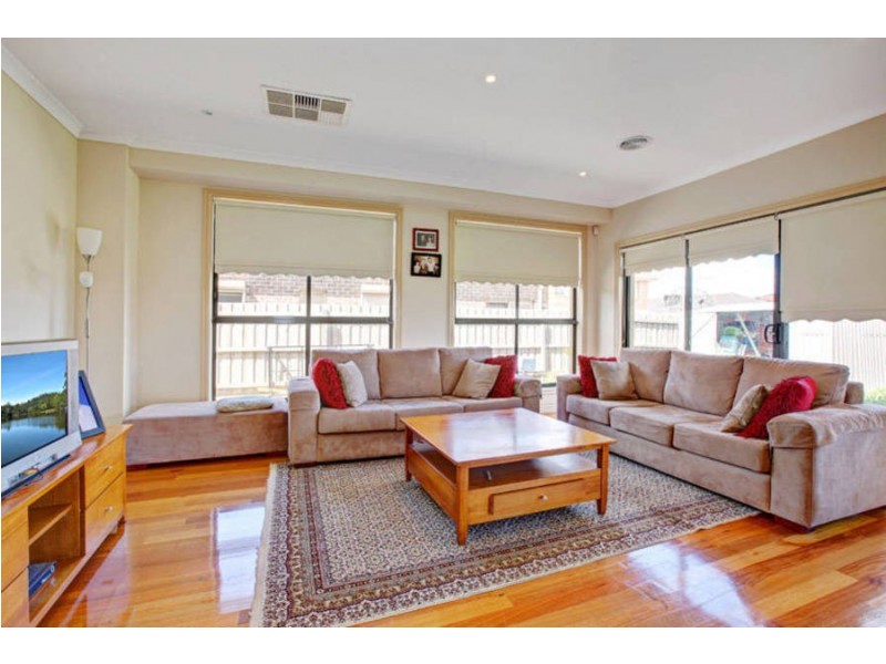 99 Hayfield Road, Roxburgh Park VIC 3064