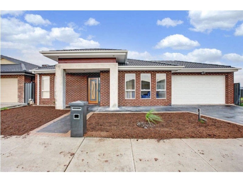 10 Westbury Park Way, Roxburgh Park VIC 3064