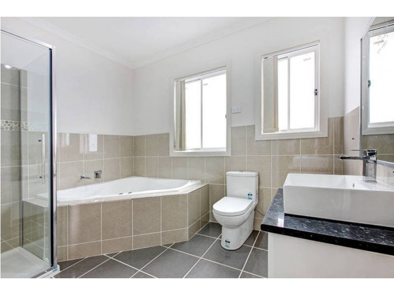 10 Westbury Park Way, Roxburgh Park VIC 3064