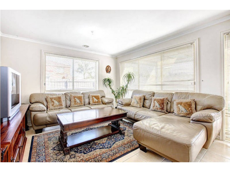 21 Sandover Drive, Roxburgh Park VIC 3064