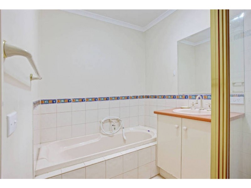 21 Sandover Drive, Roxburgh Park VIC 3064