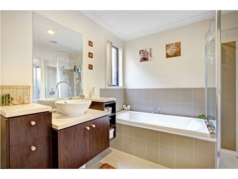 3/2-10 Creekwood Drive, Craigieburn VIC 3064