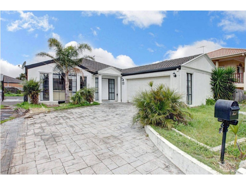 4 Almands Avenue, Roxburgh Park VIC 3064