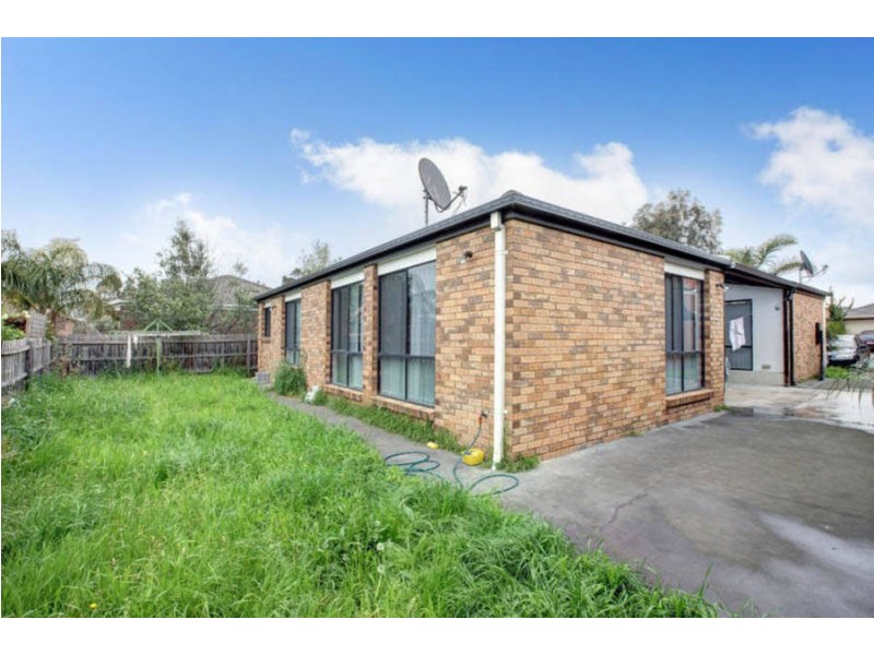 4 Almands Avenue, Roxburgh Park VIC 3064