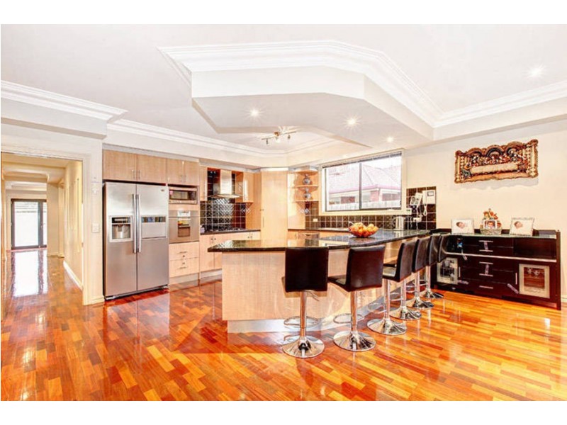 17 Santa Cruz Boulevard, Roxburgh Park VIC 3064