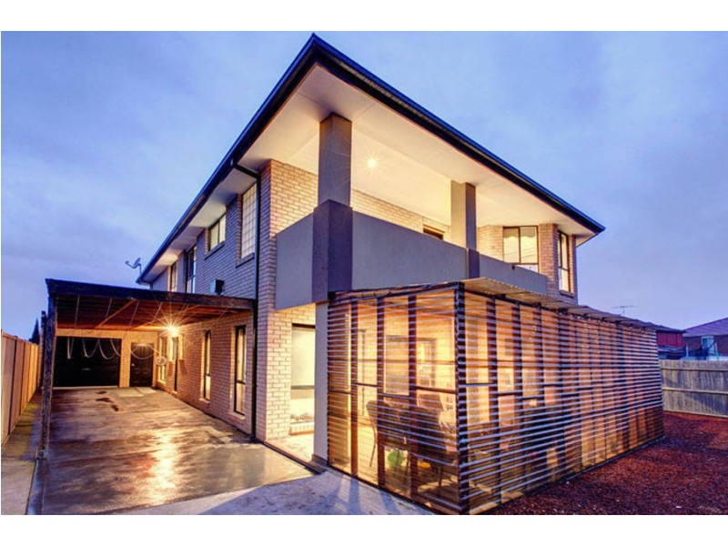 17 Santa Cruz Boulevard, Roxburgh Park VIC 3064