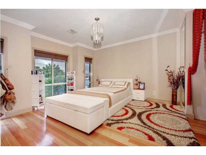 19 Rosedale Crescent, Dallas VIC 3047