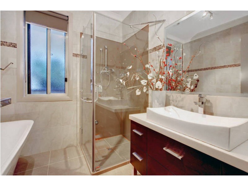 19 Rosedale Crescent, Dallas VIC 3047