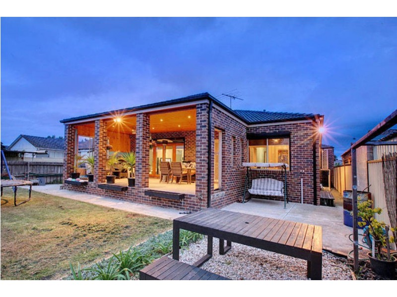 19 Rosedale Crescent, Dallas VIC 3047