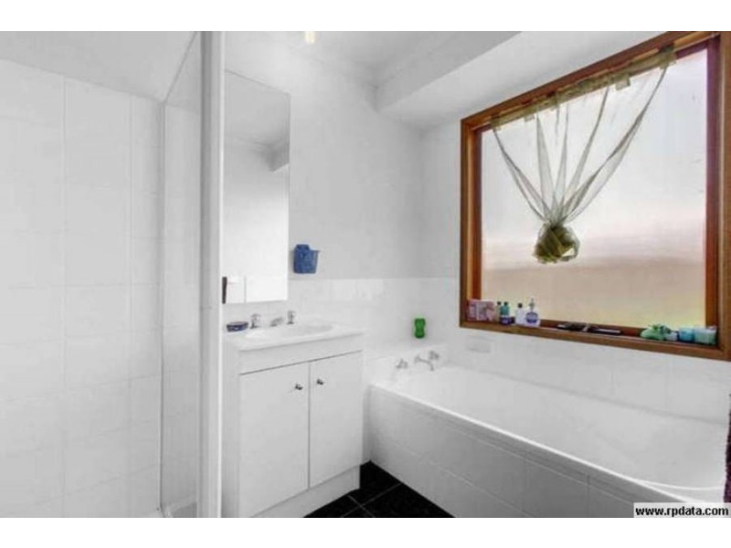 2 Airley Court, Meadow Heights VIC 3048