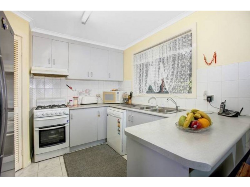 16 Benaud Close, Meadow Heights VIC 3048