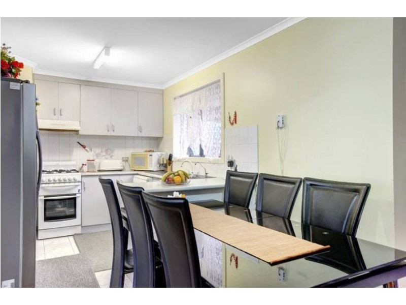 16 Benaud Close, Meadow Heights VIC 3048