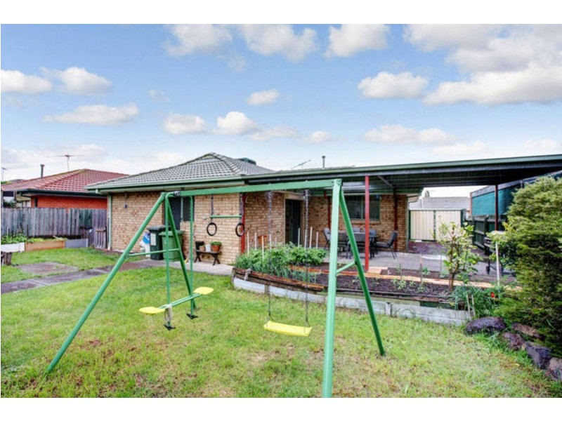 16 Benaud Close, Meadow Heights VIC 3048