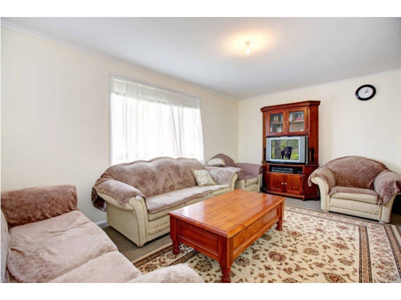 1/10 Dillwynia Place, Meadow Heights VIC 3048